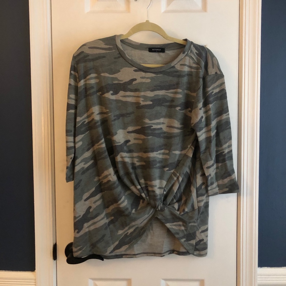 Camo Botanique Top